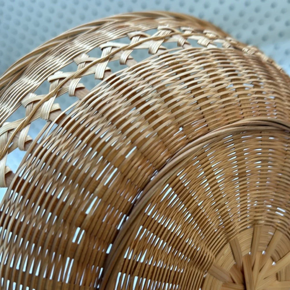 Vintage Round Wicker Rattan 12” Fruit / Storage Basket Excellent Vintage Cond.